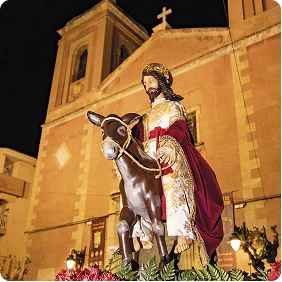 Paso de la Entrada de Jes&uacute;s en Jerusal&eacute;n, conocido como La Borriquita, durante la Semana Santa de Cuevas del Almanzora