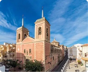 Iglesia de Nuestra Señora de la Encarnación de Cuevas del Almanzora con sus dos torres campanario